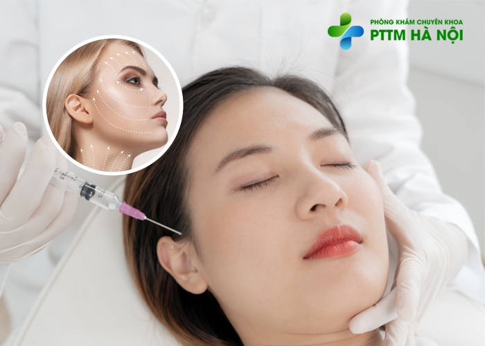 Khách hàng trong quá trình tiêm collagen